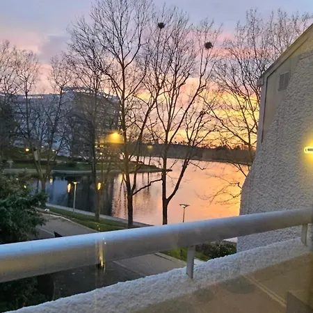 Sapphire - 20 Min To Paris Guest house