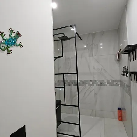 Sapphire - 20 Min To Paris Guest house